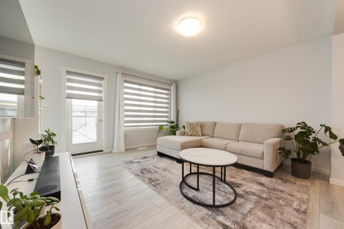 158 Secord Drive, Edmonton, AB - Indoor Photo Showing Living Room