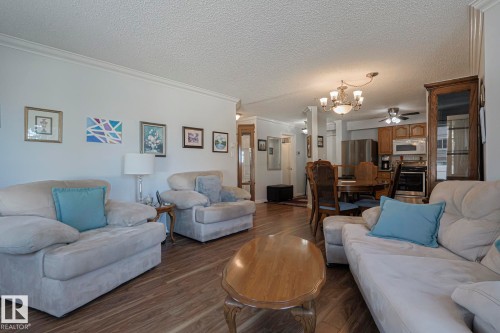 112 17150 94A Avenue, Edmonton, AB - Indoor Photo Showing Living Room
