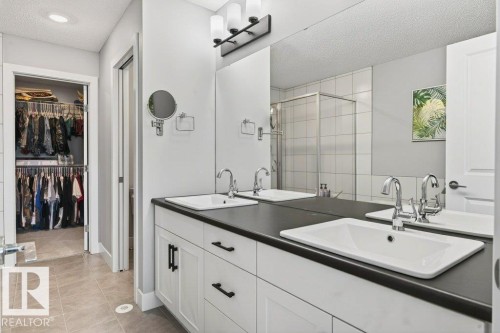 1909 Davidson Wynd, Edmonton, AB - Indoor