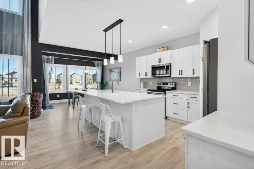 1909 Davidson Wynd, Edmonton, AB - Indoor Photo Showing Kitchen With Upgraded Kitchen