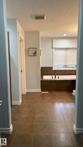 2545 Anderson Way, Edmonton, AB - Indoor