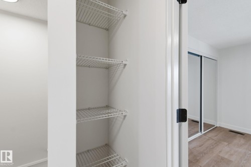 14630 54 Street, Edmonton, AB - Indoor With Storage