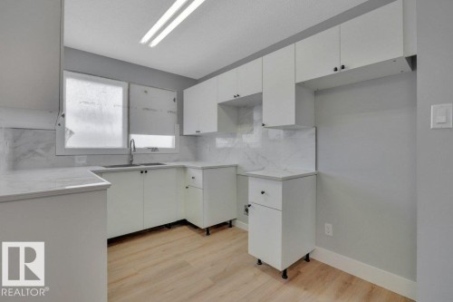 4122 46 Street, Leduc, AB - Indoor Photo Showing Kitchen