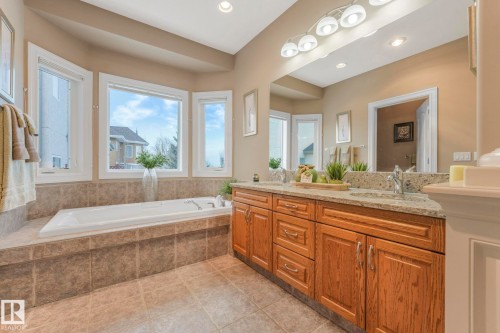 81 Promenade Boulevard, Beaumont, AB - Indoor Photo Showing Bathroom