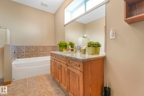 81 Promenade Boulevard, Beaumont, AB - Indoor Photo Showing Bathroom