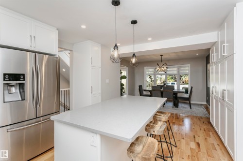 177 Wolf Willow Crescent, Edmonton, AB - Indoor Photo Showing Kitchen