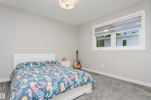 177 Wolf Willow Crescent, Edmonton, AB - Indoor Photo Showing Bedroom