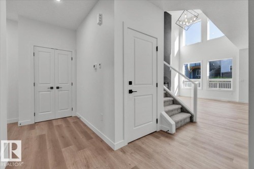 1154 Gyrfalcon Crescent, Edmonton, AB - Indoor Photo Showing Other Room