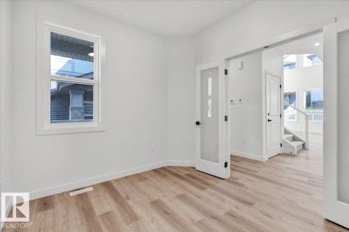 1154 Gyrfalcon Crescent, Edmonton, AB - Indoor Photo Showing Other Room