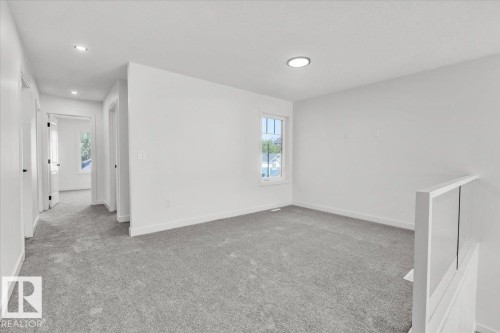 1154 Gyrfalcon Crescent, Edmonton, AB - Indoor Photo Showing Other Room