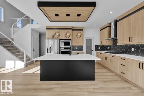 1119 Gyrfalcon Crescent, Edmonton, AB - Indoor Photo Showing Kitchen With Upgraded Kitchen