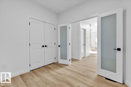 1119 Gyrfalcon Crescent, Edmonton, AB - Indoor Photo Showing Other Room