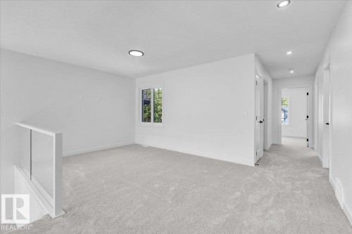 1119 Gyrfalcon Crescent, Edmonton, AB - Indoor Photo Showing Other Room
