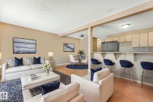 13826 38 Street, Edmonton, AB - Indoor Photo Showing Living Room