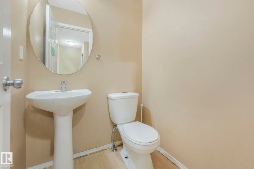 13826 38 Street, Edmonton, AB - Indoor Photo Showing Bathroom