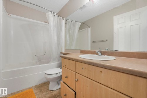 13826 38 Street, Edmonton, AB - Indoor Photo Showing Bathroom