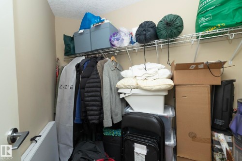 View of walk in closet - 1004 10136 104 Street, Edmonton, AB - Indoor