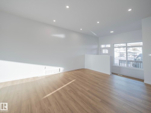 675 173 Avenue, Edmonton, AB - Indoor Photo Showing Other Room