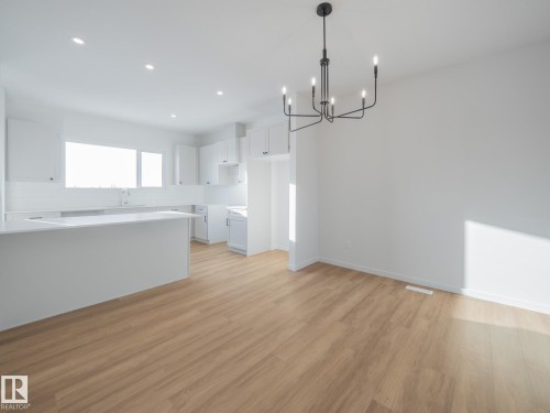 675 173 Avenue, Edmonton, AB - Indoor Photo Showing Kitchen