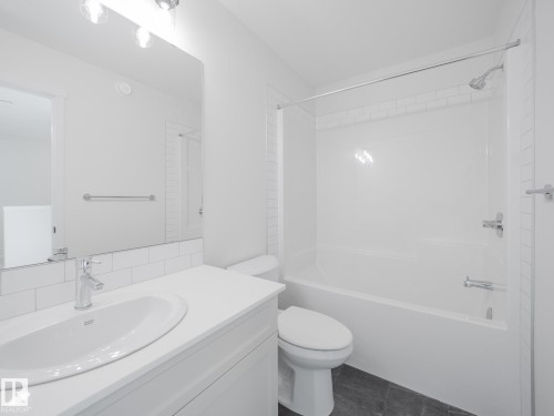 675 173 Avenue, Edmonton, AB - Indoor Photo Showing Bathroom
