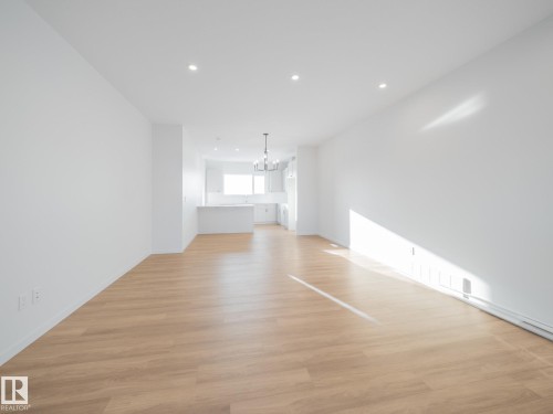 675 173 Avenue, Edmonton, AB - Indoor Photo Showing Other Room