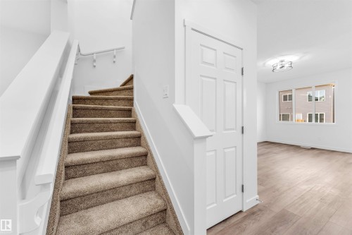 1216 13 Avenue, Edmonton, AB - Indoor Photo Showing Other Room