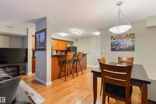 3 9026 Jasper Ave Avenue, Edmonton, AB - Indoor Photo Showing Other Room