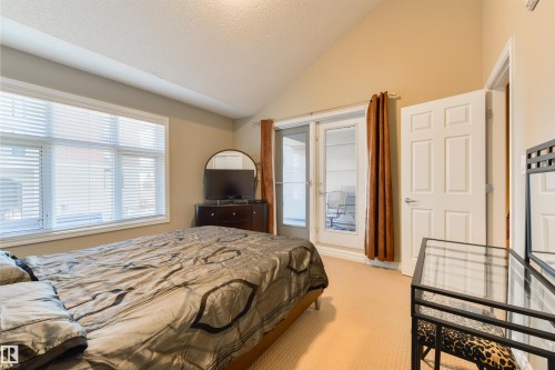 3 9026 Jasper Ave Avenue, Edmonton, AB - Indoor Photo Showing Bedroom