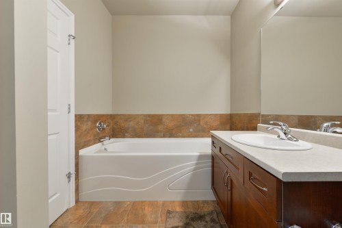 3 9026 Jasper Ave Avenue, Edmonton, AB - Indoor Photo Showing Bathroom