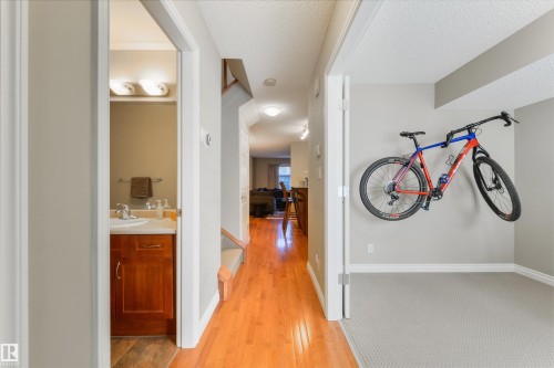 3 9026 Jasper Ave Avenue, Edmonton, AB - Indoor Photo Showing Other Room