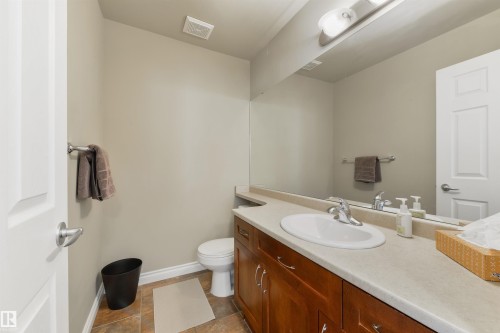 3 9026 Jasper Ave Avenue, Edmonton, AB - Indoor Photo Showing Bathroom