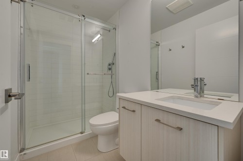 206 10837 83 Avenue, Edmonton, AB - Indoor Photo Showing Bathroom