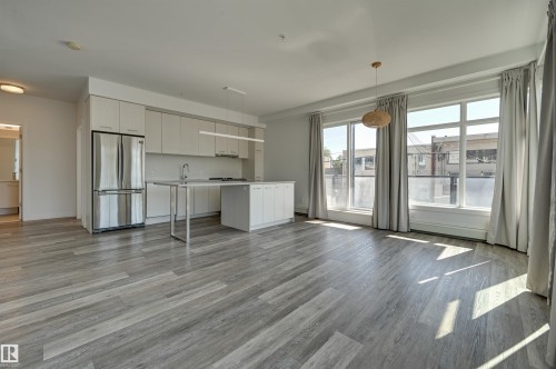 206 10837 83 Avenue, Edmonton, AB - Indoor Photo Showing Kitchen