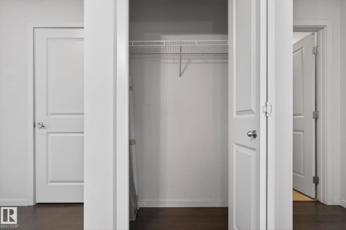 406 3353 16A Avenue, Edmonton, AB - Indoor Photo Showing Other Room