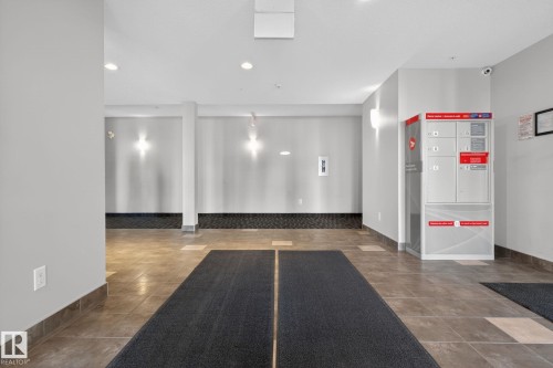 406 3353 16A Avenue, Edmonton, AB - Indoor Photo Showing Other Room