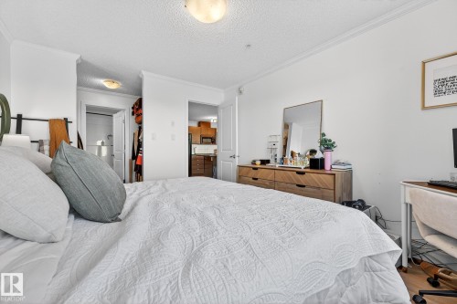 357 1196 Hyndman Road, Edmonton, AB - Indoor Photo Showing Bedroom