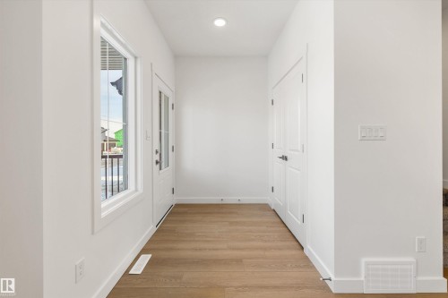 18859 29 Avenue, Edmonton, AB - Indoor Photo Showing Other Room