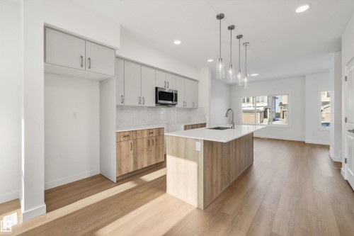 18859 29 Avenue, Edmonton, AB - Indoor Photo Showing Kitchen With Upgraded Kitchen