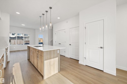 18859 29 Avenue, Edmonton, AB - Indoor Photo Showing Kitchen