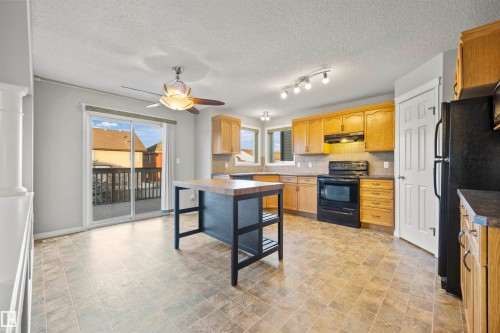 144 55 Street, Edmonton, AB - Indoor Photo Showing Kitchen