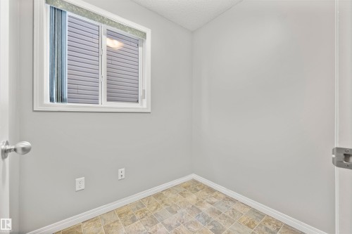 144 55 Street, Edmonton, AB - Indoor Photo Showing Other Room