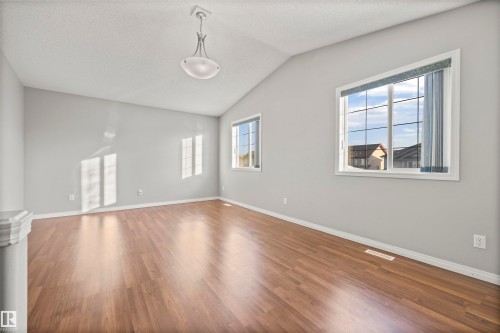 144 55 Street, Edmonton, AB - Indoor Photo Showing Other Room