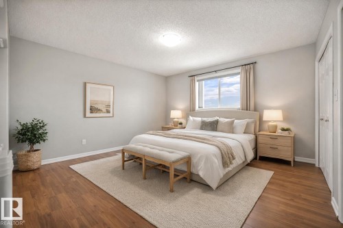 144 55 Street, Edmonton, AB - Indoor Photo Showing Bedroom