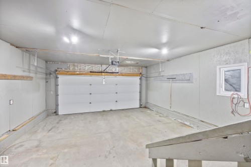 144 55 Street, Edmonton, AB - Indoor Photo Showing Garage