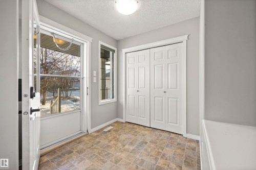 144 55 Street, Edmonton, AB - Indoor Photo Showing Other Room