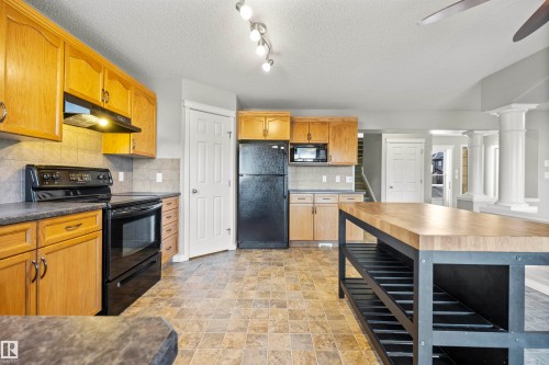 144 55 Street, Edmonton, AB - Indoor Photo Showing Kitchen