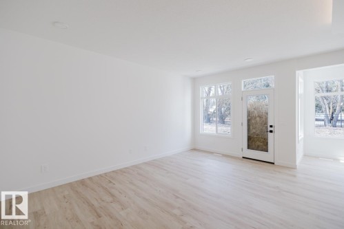 2208 Crossbill Link Nw, Edmonton, AB - Indoor Photo Showing Other Room