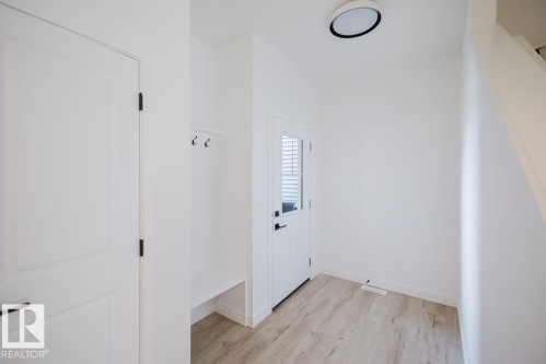 2208 Crossbill Link Nw, Edmonton, AB - Indoor Photo Showing Other Room