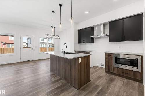 1166 South Creek Wynd, Stony Plain, AB - Indoor Photo Showing Kitchen
