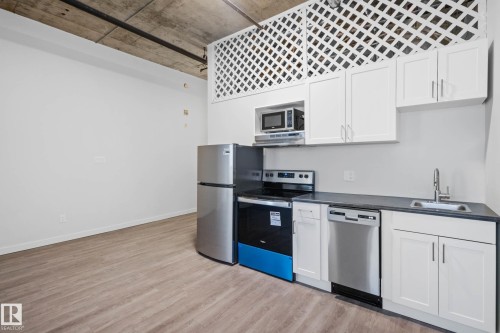 202 10024 Jasper Avenue, Edmonton, AB - Indoor Photo Showing Kitchen